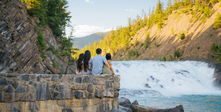 family on banff sightseeing tour