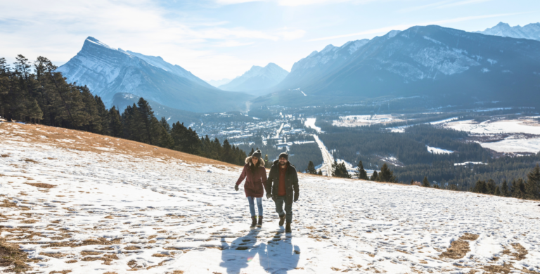 couple on banff wildlife tour
