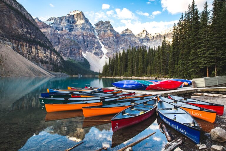 canoes docked at moraine lake