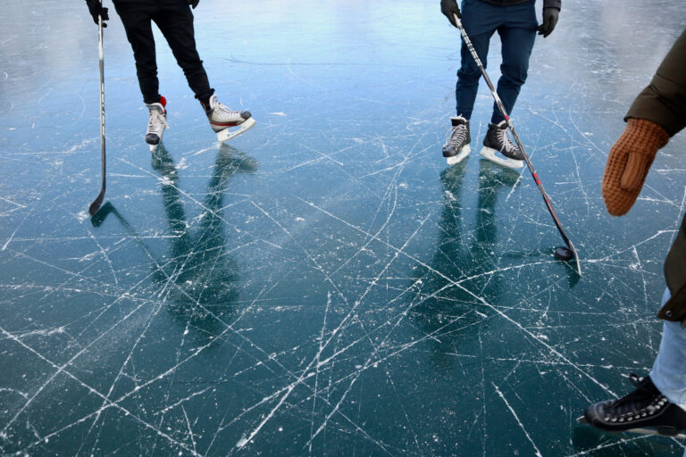 ice hockey on lake louise