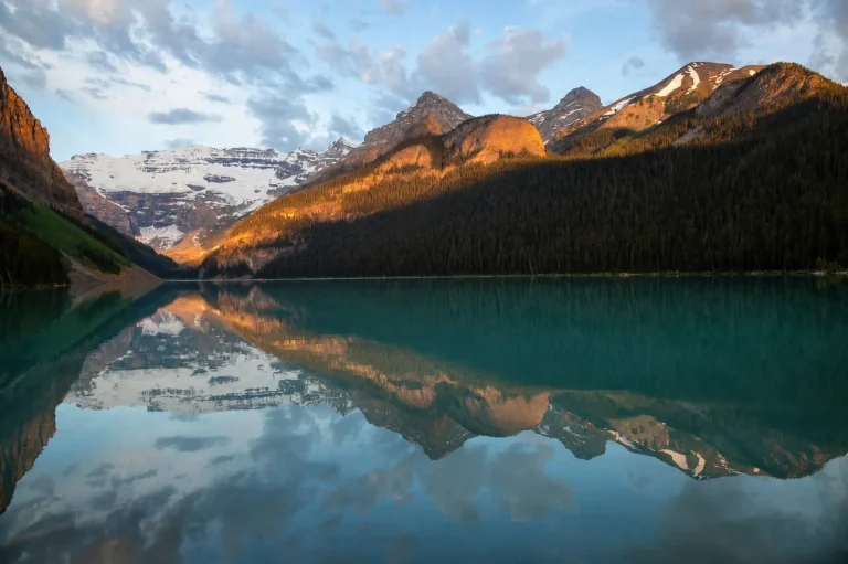 Moraine Lake & Lake Louise Sunset Wildlife Adventure