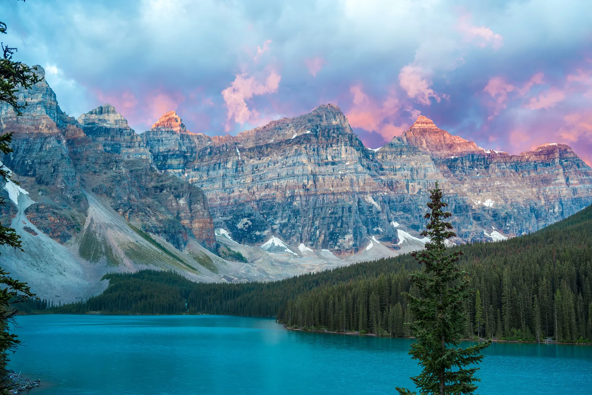 moraine lake, banff national park, at sunrise
